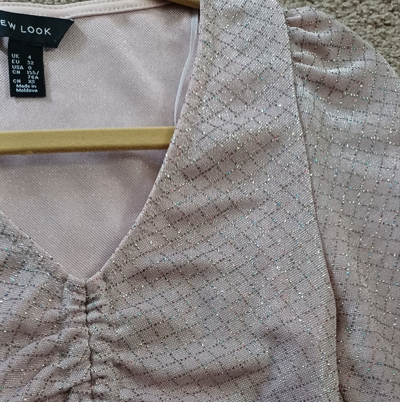 New Look metallic crop top. - Picture 3 of 9